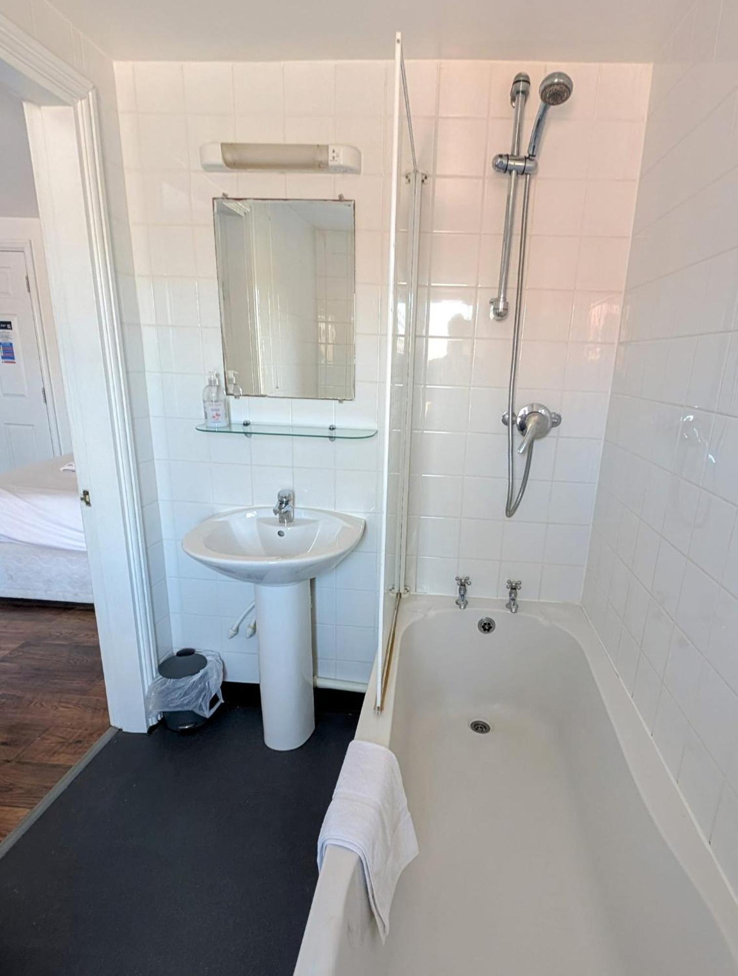 Oyo Aparthotel Hathern エクステリア 写真